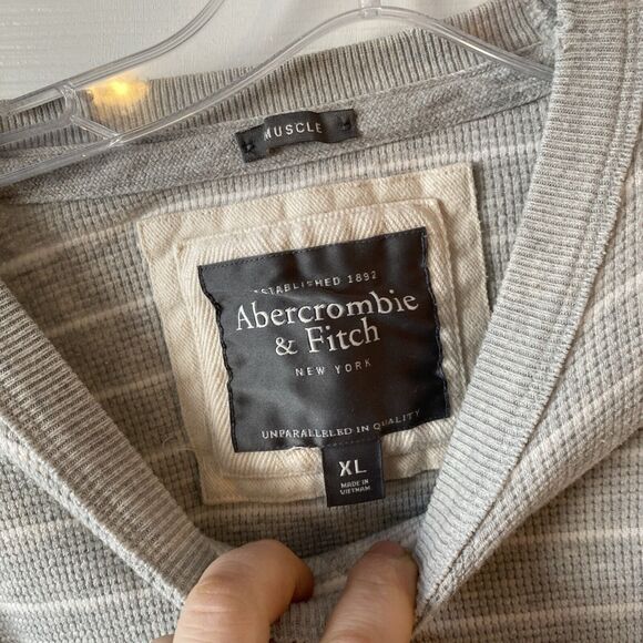 Abercrombie & Fitch Men’s XL Thermal Sweater Muscle Grey Striped Pullover - Picture 2 of 10